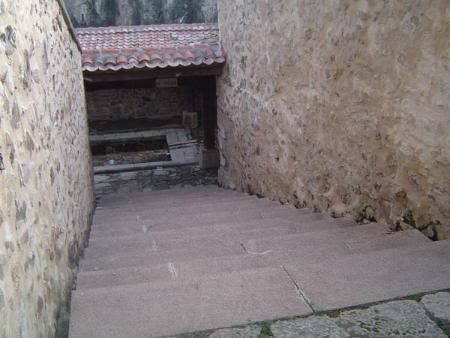Escaleras de acceso a La Nevera