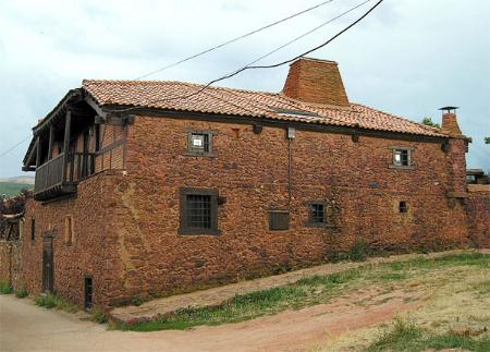 Casa típica de Madriguera tras su restauración
